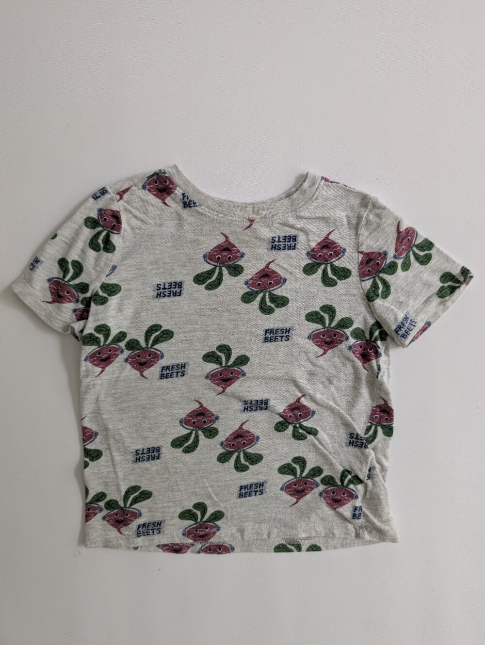Old Navy Gray Tee with Fresh Beets Pattern 5T